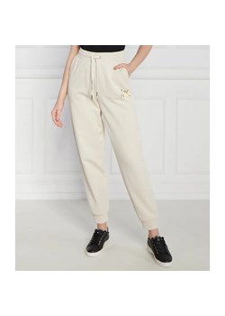 Armani Exchange Spodnie dresowe | Regular Fit ze sklepu Gomez Fashion Store w kategorii Spodnie damskie - zdjęcie 184508714