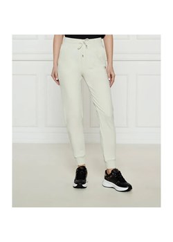 EA7 Spodnie dresowe | Regular Fit ze sklepu Gomez Fashion Store w kategorii Spodnie damskie - zdjęcie 184509024