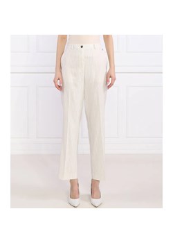 GUESS Lniane spodnie chino ZOE CHINO | Regular Fit ze sklepu Gomez Fashion Store w kategorii Spodnie damskie - zdjęcie 184509243