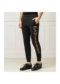 EA7 Spodnie dresowe | Regular Fit ze sklepu Gomez Fashion Store w kategorii Spodnie męskie - zdjęcie 184509303