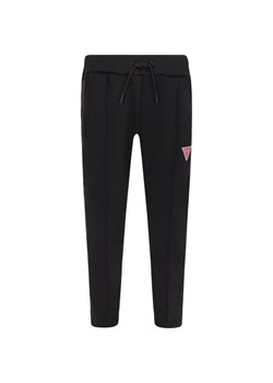 Guess Spodnie dresowe | Relaxed fit ze sklepu Gomez Fashion Store w kategorii Spodnie chłopięce - zdjęcie 184509361