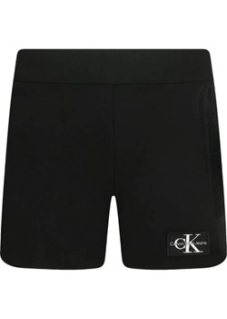Calvin Klein Jeans Szorty | Regular Fit ze sklepu Gomez Fashion Store w kategorii Spodenki chłopięce - zdjęcie 184509451