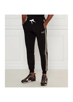 EA7 Spodnie dresowe | Regular Fit ze sklepu Gomez Fashion Store w kategorii Spodnie męskie - zdjęcie 184509644