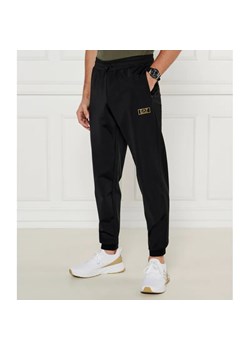 EA7 Spodnie dresowe | Regular Fit ze sklepu Gomez Fashion Store w kategorii Spodnie męskie - zdjęcie 184510510