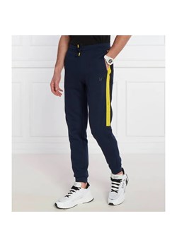 EA7 Spodnie dresowe | Regular Fit ze sklepu Gomez Fashion Store w kategorii Spodnie męskie - zdjęcie 184510741