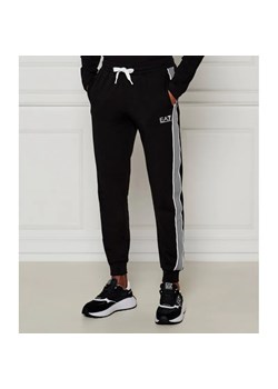 EA7 Spodnie dresowe | Regular Fit ze sklepu Gomez Fashion Store w kategorii Spodnie męskie - zdjęcie 184510803