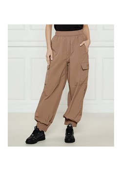 EA7 Spodnie cargo | Loose fit ze sklepu Gomez Fashion Store w kategorii Spodnie damskie - zdjęcie 184510910