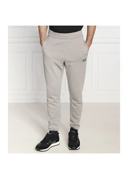 EA7 Spodnie dresowe | Regular Fit ze sklepu Gomez Fashion Store w kategorii Spodnie męskie - zdjęcie 184511440