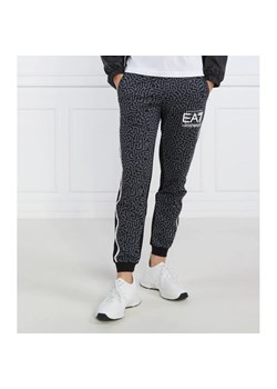 EA7 Spodnie dresowe | Regular Fit ze sklepu Gomez Fashion Store w kategorii Spodnie męskie - zdjęcie 184511454