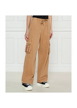 Tommy Jeans Spodnie cargo CANVAS | Loose fit ze sklepu Gomez Fashion Store w kategorii Spodnie damskie - zdjęcie 184511460