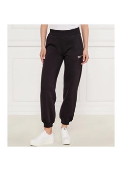 Calvin Klein Jeans Spodnie dresowe GALAXY PRINT | Comfort fit ze sklepu Gomez Fashion Store w kategorii Spodnie damskie - zdjęcie 184511550