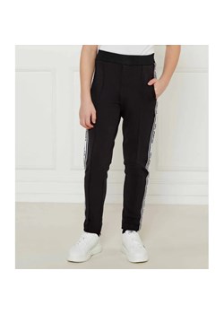 Karl Lagerfeld Kids Spodnie dresowe | Regular Fit ze sklepu Gomez Fashion Store w kategorii Spodnie chłopięce - zdjęcie 184511554