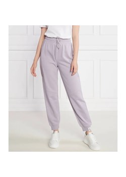 Calvin Klein Jeans Spodnie dresowe | Regular Fit ze sklepu Gomez Fashion Store w kategorii Spodnie damskie - zdjęcie 184512133