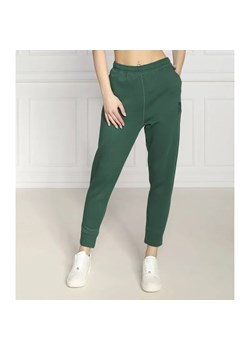 Tommy Sport Spodnie dresowe | Regular Fit ze sklepu Gomez Fashion Store w kategorii Spodnie damskie - zdjęcie 184512602
