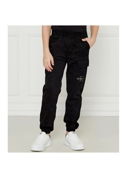 Calvin Klein Jeans Spodnie cargo Essential | Regular Fit ze sklepu Gomez Fashion Store w kategorii Spodnie chłopięce - zdjęcie 184512782