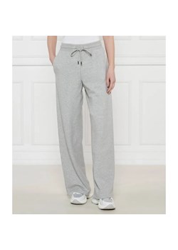 Max Mara Leisure Spodnie dresowe Veles | flare fit ze sklepu Gomez Fashion Store w kategorii Spodnie damskie - zdjęcie 184512920
