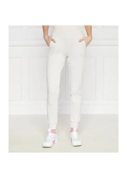 EA7 Spodnie dresowe | Regular Fit ze sklepu Gomez Fashion Store w kategorii Spodnie damskie - zdjęcie 184513172