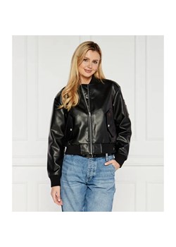 Calvin Klein Jeans Kurtka bomber FAUX | Slim Fit ze sklepu Gomez Fashion Store w kategorii Kurtki damskie - zdjęcie 184513274