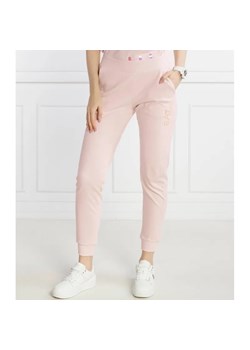 EA7 Spodnie dresowe | Regular Fit ze sklepu Gomez Fashion Store w kategorii Spodnie damskie - zdjęcie 184513693