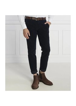Tommy Hilfiger Spodnie chino BLEECKER CHINO CORDUROY GMD | Slim Fit ze sklepu Gomez Fashion Store w kategorii Spodnie męskie - zdjęcie 184513700