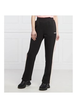 GUESS ACTIVE Spodnie dresowe BRANDIE | Relaxed fit ze sklepu Gomez Fashion Store w kategorii Spodnie damskie - zdjęcie 184514294