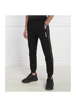 GUESS ACTIVE Spodnie dresowe Mickey | Regular Fit ze sklepu Gomez Fashion Store w kategorii Spodnie męskie - zdjęcie 184514440