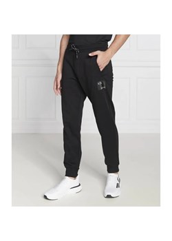 Armani Exchange Spodnie dresowe | Regular Fit ze sklepu Gomez Fashion Store w kategorii Spodnie męskie - zdjęcie 184514651