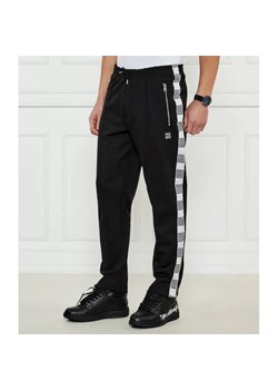 HUGO Spodnie dresowe Deyami | Relaxed fit ze sklepu Gomez Fashion Store w kategorii Spodnie męskie - zdjęcie 184514711
