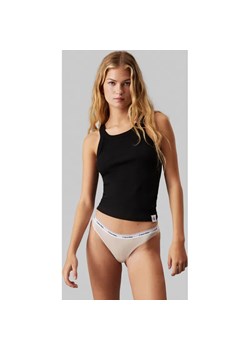 Calvin Klein Underwear Stringi ze sklepu Gomez Fashion Store w kategorii Majtki damskie - zdjęcie 184514771