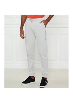 Tommy Hilfiger Spodnie dresowe | Regular Fit ze sklepu Gomez Fashion Store w kategorii Spodnie męskie - zdjęcie 184515064