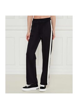 HUGO Spodnie dresowe Naffiti | Regular Fit ze sklepu Gomez Fashion Store w kategorii Spodnie damskie - zdjęcie 184515624