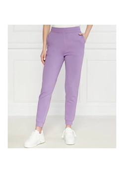 HUGO Spodnie dresowe Nelfinia | Regular Fit ze sklepu Gomez Fashion Store w kategorii Spodnie damskie - zdjęcie 184515730