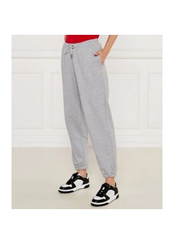 Guess Jeans Spodnie dresowe | Regular Fit ze sklepu Gomez Fashion Store w kategorii Spodnie damskie - zdjęcie 184516861