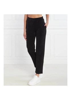 GUESS ACTIVE Spodnie dresowe EUPHEMIA STRAIGHT LEG | Regular Fit ze sklepu Gomez Fashion Store w kategorii Spodnie damskie - zdjęcie 184517491