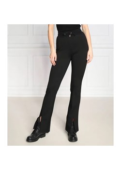GUESS Spodnie dresowe | Slim Fit ze sklepu Gomez Fashion Store w kategorii Spodnie damskie - zdjęcie 184518042