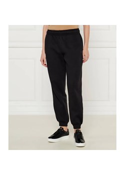 Tommy Hilfiger Spodnie dresowe | Regular Fit ze sklepu Gomez Fashion Store w kategorii Spodnie damskie - zdjęcie 184518504