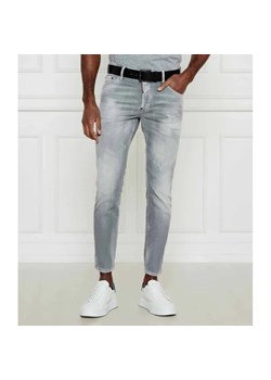 Dsquared2 Jeansy Skater Jean | Tapered fit ze sklepu Gomez Fashion Store w kategorii Jeansy męskie - zdjęcie 184518980