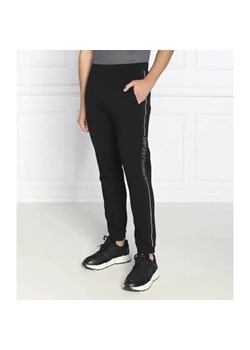 Emporio Armani Spodnie dresowe | Regular Fit - id: EA225M000162996 - marki Emporio Armani - 184519270 Emporio Armani Spodnie dresowe | Regular Fit ze sklepu Gomez Fashion Store w kategorii Spodnie męskie - zdjęcie 184519270
