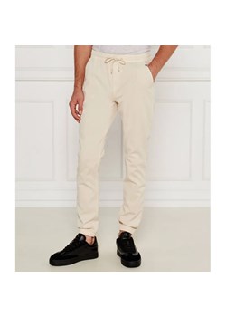 Tommy Jeans Spodnie jogger TJM AUSTIN | Slim Fit ze sklepu Gomez Fashion Store w kategorii Spodnie męskie - zdjęcie 184519520
