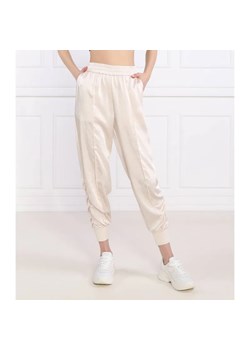 EA7 Spodnie dresowe | Regular Fit ze sklepu Gomez Fashion Store w kategorii Spodnie damskie - zdjęcie 184519663
