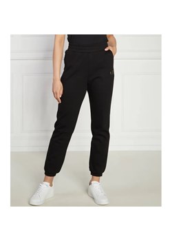 EA7 Spodnie dresowe | Regular Fit ze sklepu Gomez Fashion Store w kategorii Spodnie damskie - zdjęcie 184520002