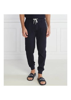 Tommy Hilfiger Spodnie dresowe | Regular Fit ze sklepu Gomez Fashion Store w kategorii Spodnie męskie - zdjęcie 184520433