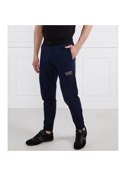 EA7 Spodnie dresowe | Regular Fit ze sklepu Gomez Fashion Store w kategorii Spodnie męskie - zdjęcie 184520564