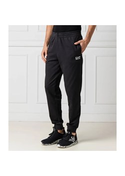 EA7 Spodnie dresowe | Regular Fit ze sklepu Gomez Fashion Store w kategorii Spodnie męskie - zdjęcie 184520570