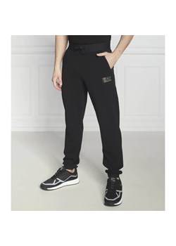 EA7 Spodnie dresowe | Regular Fit ze sklepu Gomez Fashion Store w kategorii Spodnie męskie - zdjęcie 184520720