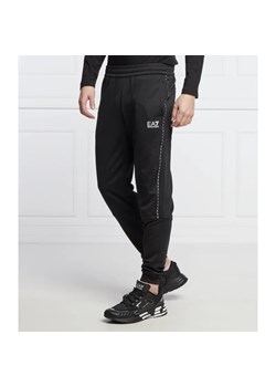 EA7 Spodnie dresowe | Regular Fit ze sklepu Gomez Fashion Store w kategorii Spodnie męskie - zdjęcie 184520944