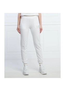 EA7 Spodnie dresowe | Slim Fit ze sklepu Gomez Fashion Store w kategorii Spodnie damskie - zdjęcie 184521271