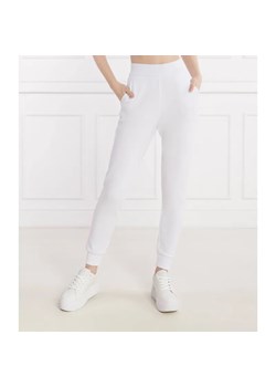 Armani Exchange Spodnie dresowe | Regular Fit ze sklepu Gomez Fashion Store w kategorii Spodnie damskie - zdjęcie 184521332