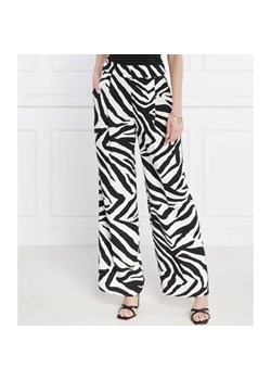 Marc Cain Spodnie | flare fit | high waist ze sklepu Gomez Fashion Store w kategorii Spodnie damskie - zdjęcie 184521521