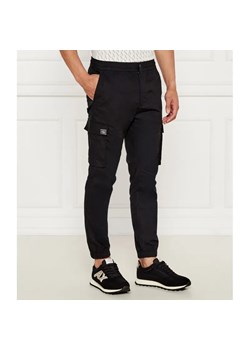 Calvin Klein Jeans Spodnie cargo | Slim Fit | stretch ze sklepu Gomez Fashion Store w kategorii Spodnie męskie - zdjęcie 184531404